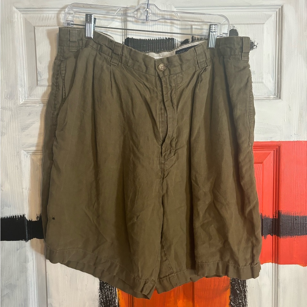 Daniel cremieux size 36 olive shorts